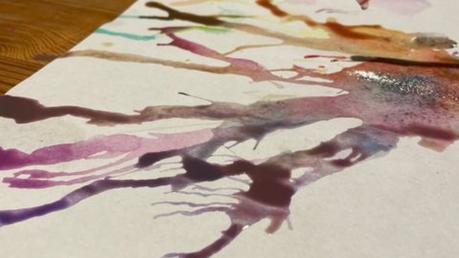 Pustebilder aus Wasserfarbe