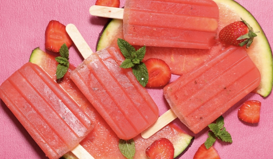 Erdbeer-Joghurt Eis am Stiel