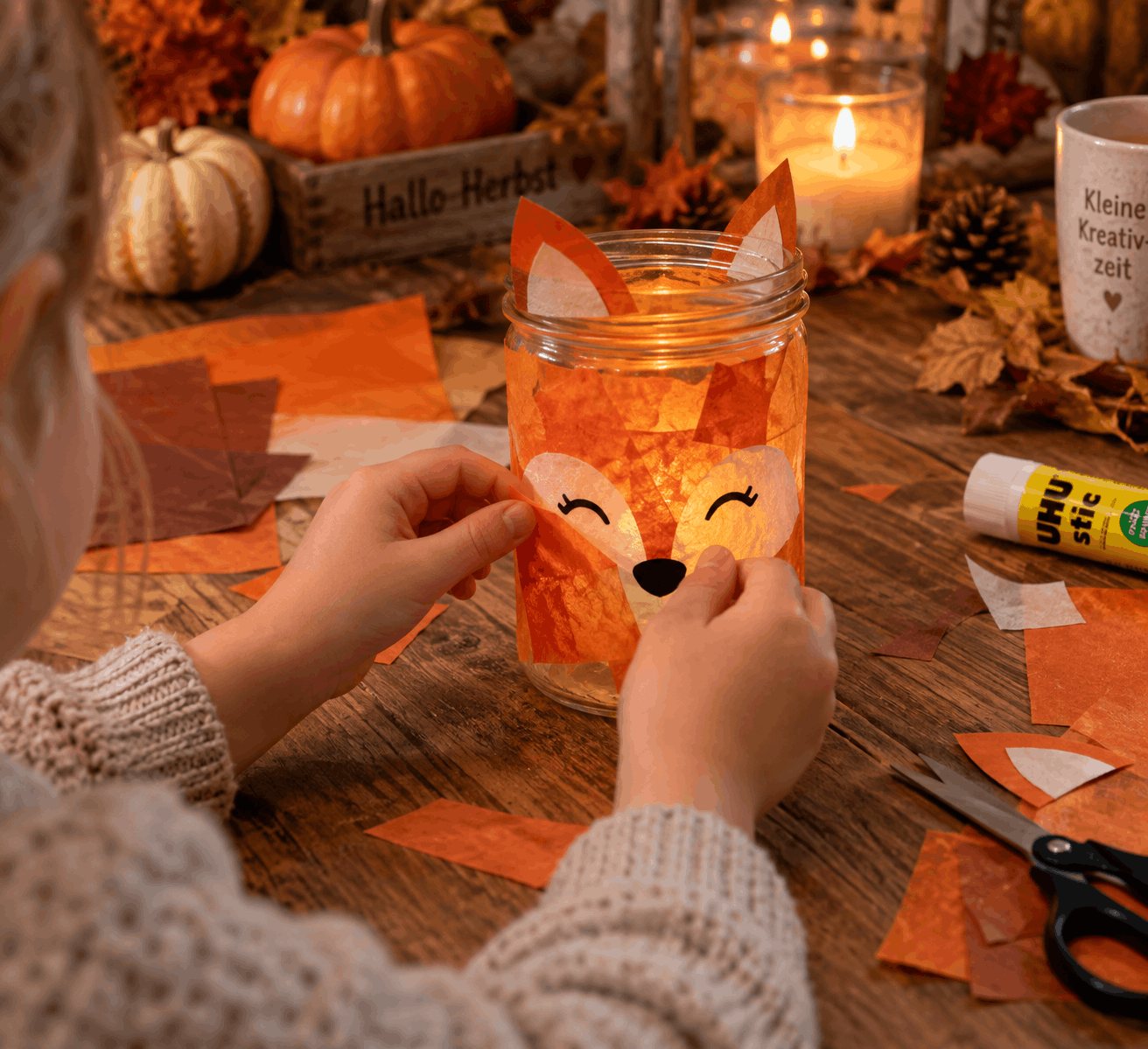 Herbst Bastelideen: Fuchs Windlicht aus Glas für Kinder