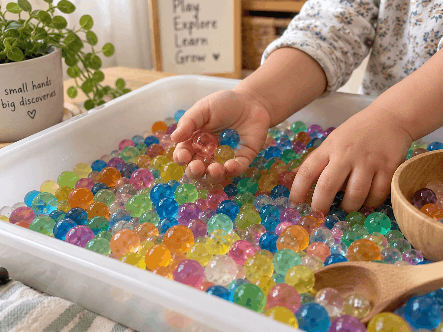Wasserperlen für Kinder: Anfassen und fühlen, Sensorisches Erlebnis