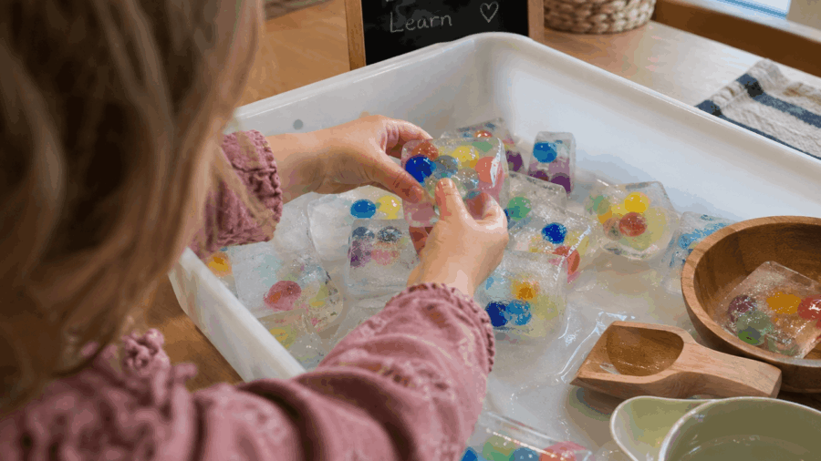 Wasserperlen für Kinder: Gefrorene Wasserperlen Sensorisches Erlebnis