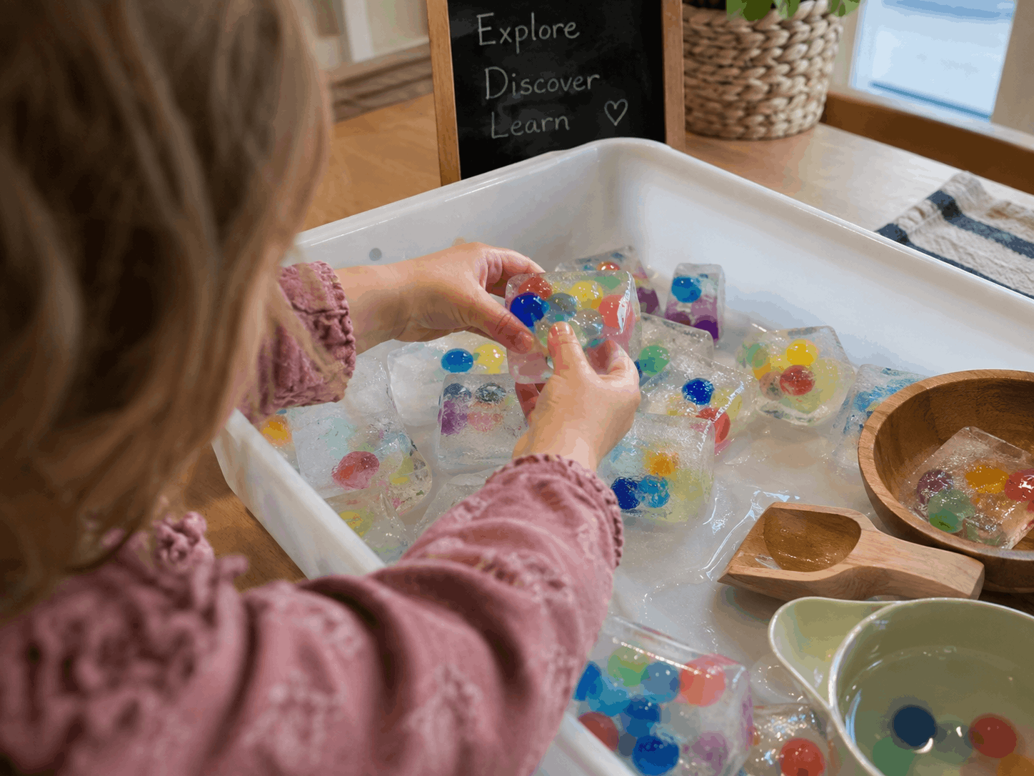 Wasserperlen für Kinder: Gefrorene Wasserperlen Sensorisches Erlebnis