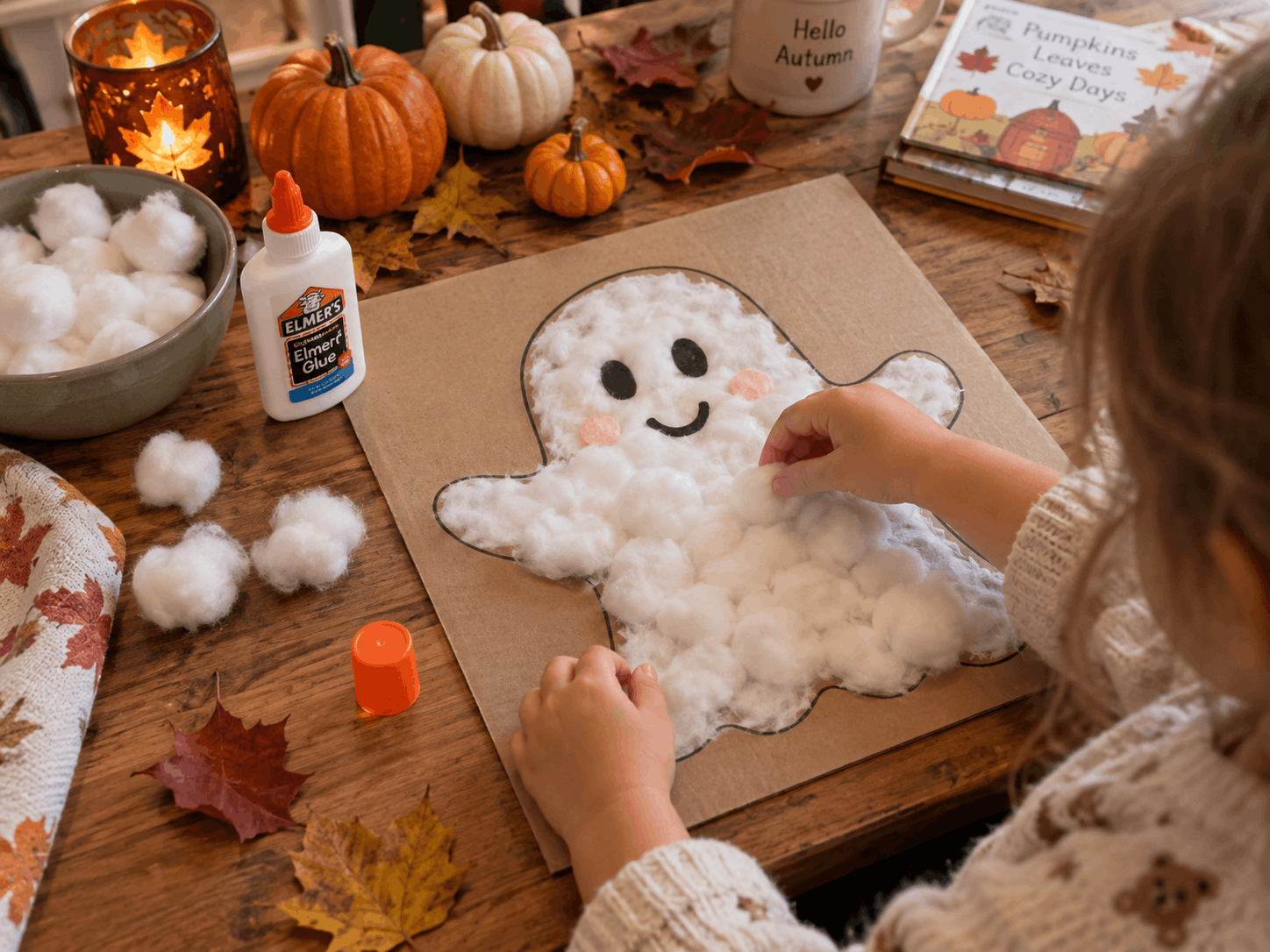 Bastelidee zu Halloween: Gespenst aus Watte, Basteln mit Kindern