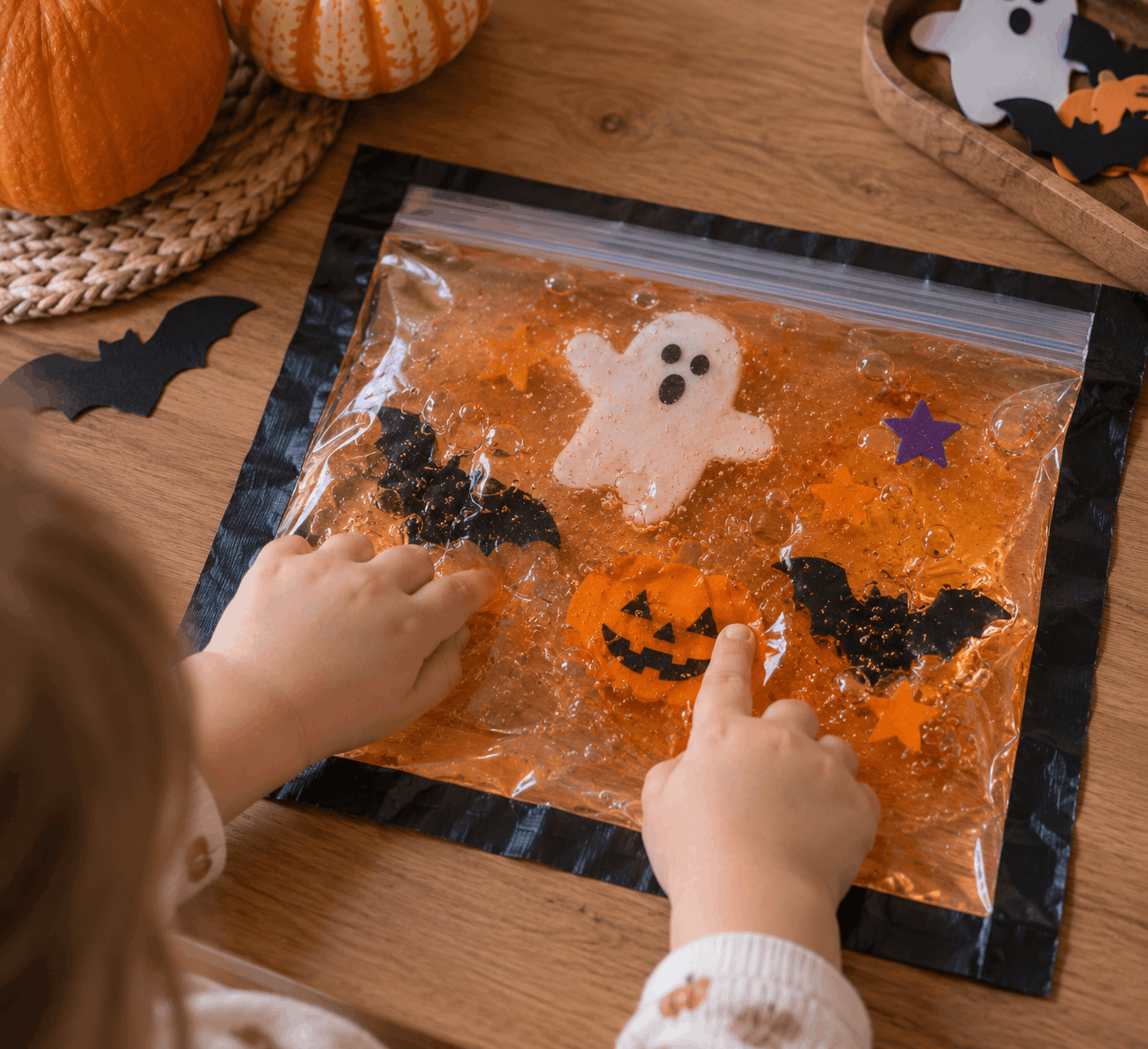 Bastelidee zu Halloween: Sensory Play Idee, Fühlbeutel mit Gel