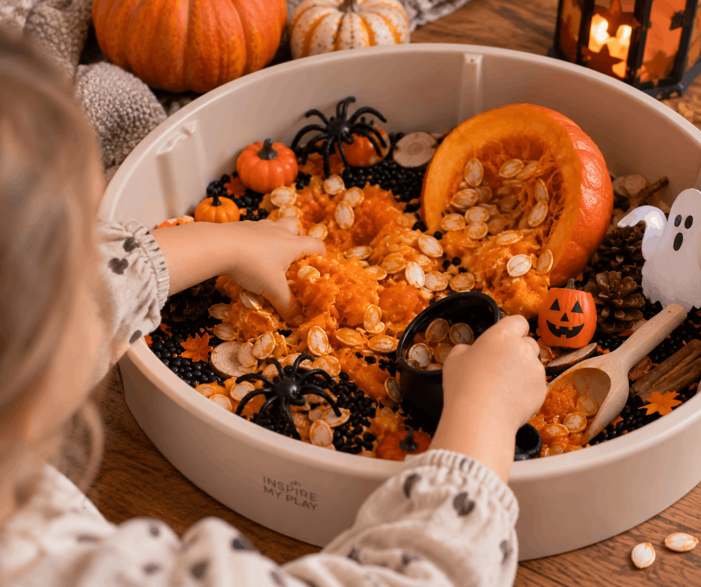 Halloween Matsch Spaß aus Kürbis - Sensory Play für Kinder